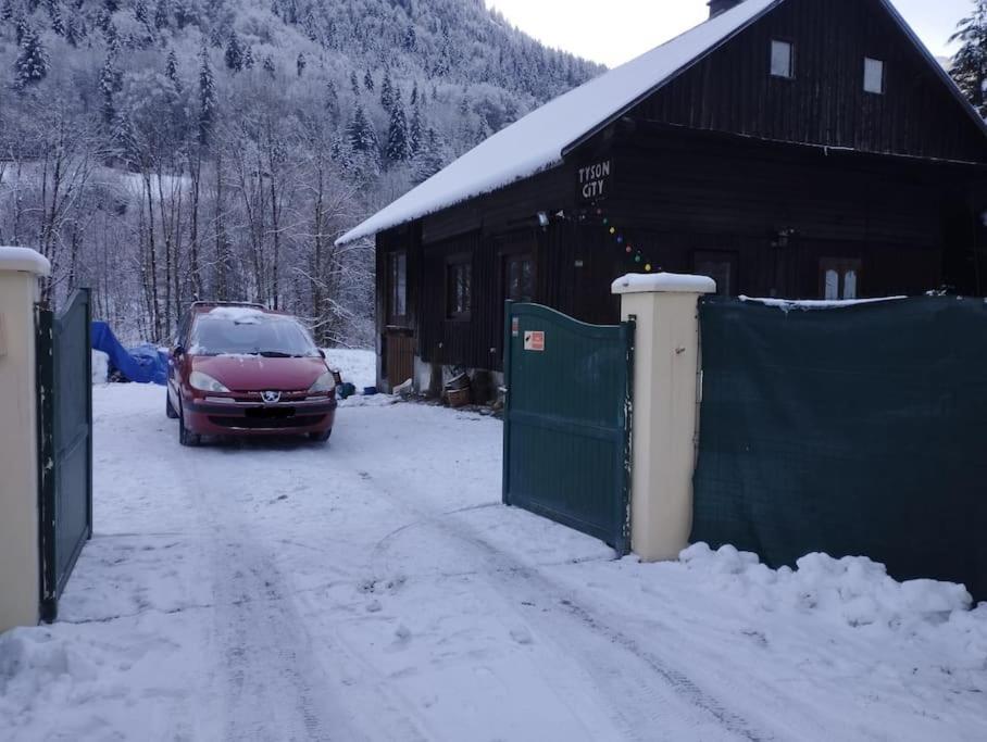 Chalet 8 Personnes + Grand Terrain Et Riviere Entremont エクステリア 写真