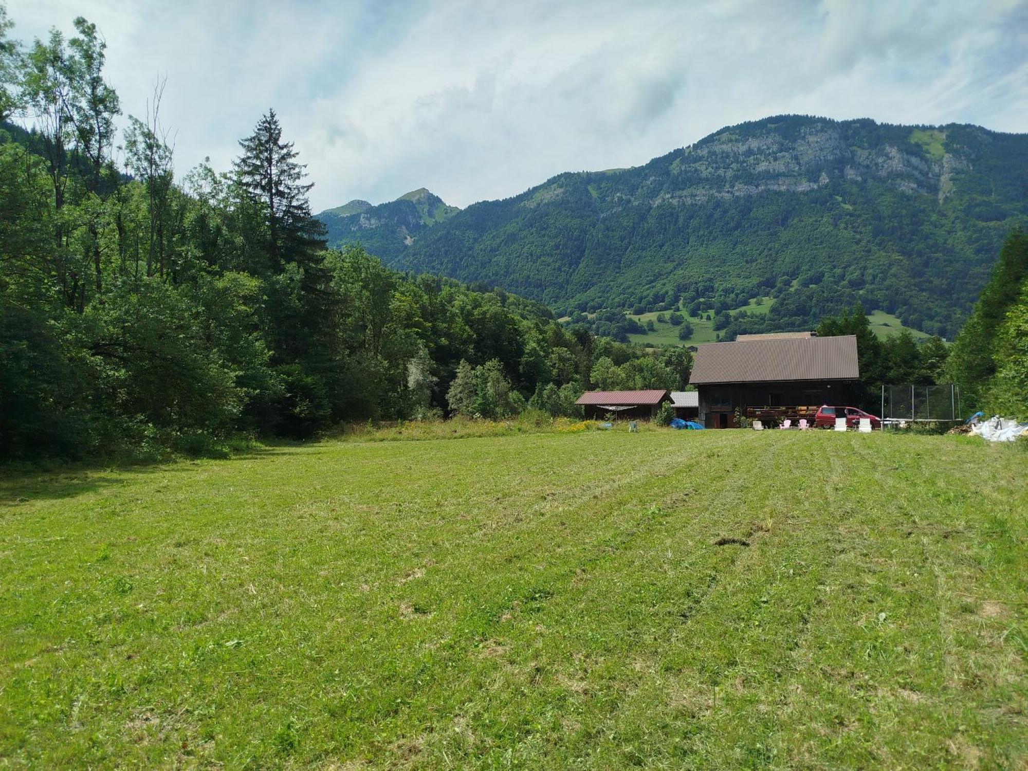 Chalet 8 Personnes + Grand Terrain Et Riviere Entremont エクステリア 写真